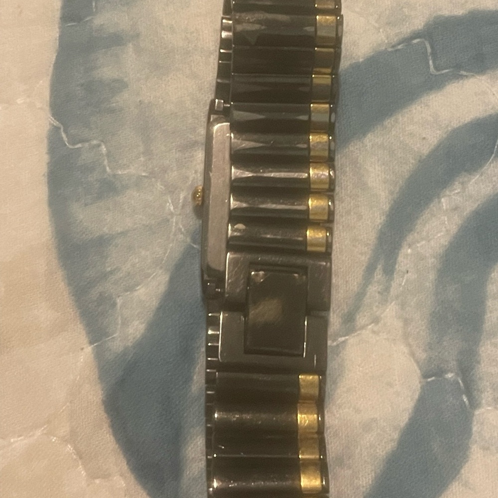 Seiko Gold and Silver Watch. Needs battery. Damaged and wear. - Picture 5 of 12